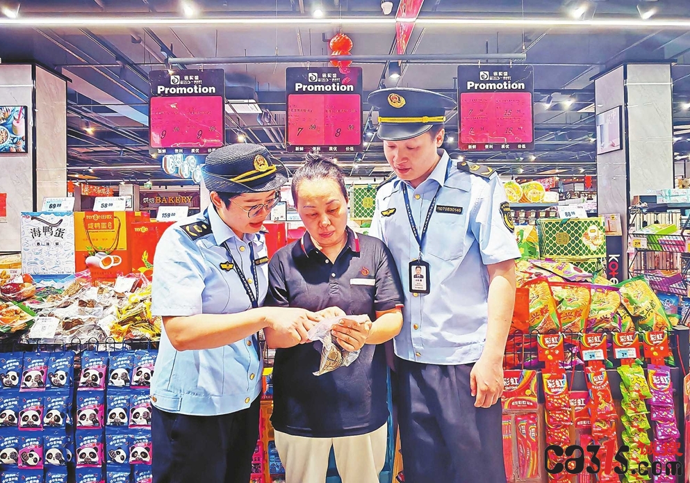 武義縣市場(chǎng)監(jiān)管局開展粽子及熱銷肉制品食品安全專項(xiàng)檢查